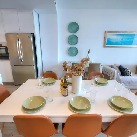 Spacious 4 Bedrooms With Sea View Balcony Goslm-3 *