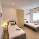 Spacious 4 Bedrooms With Sea View Balcony Goslm-3