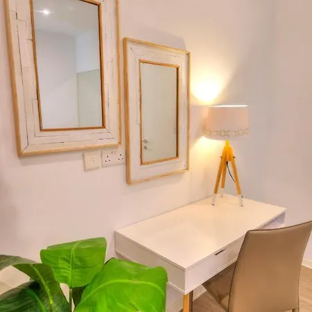 Spacious 4 Bedrooms With Sea View Balcony Goslm-3 Διαμέρισμα *