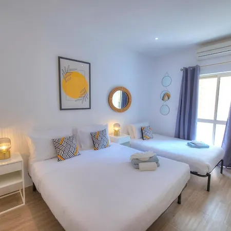 Spacious 4 Bedrooms With Sea View Balcony Goslm-3 Apartment