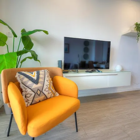 Spacious 4 Bedrooms With Sea View Balcony Goslm-3