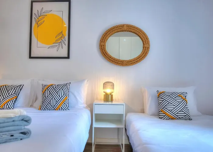 Spacious 4 Bedrooms With Sea View Balcony Goslm-3 Διαμέρισμα *