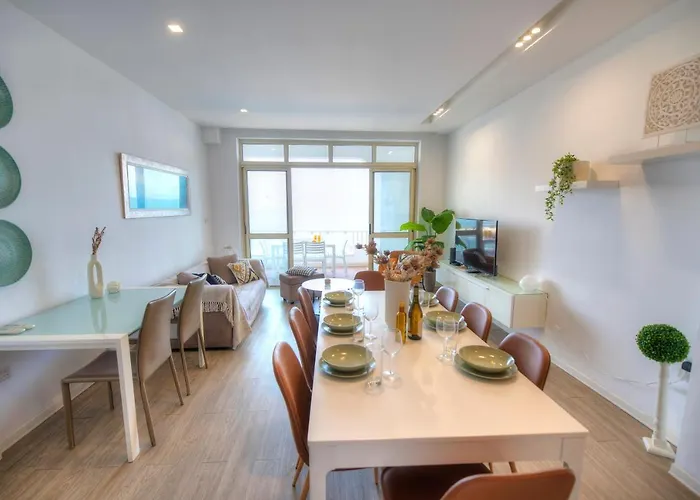 Spacious 4 Bedrooms With Sea View Balcony Goslm-3 Apartment Sliema