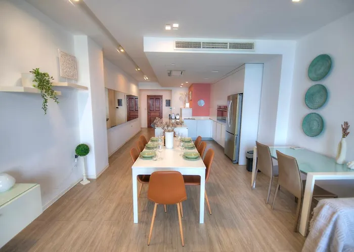 Apartment Spacious 4 Bedrooms With Sea View Balcony Goslm-3 Sliema