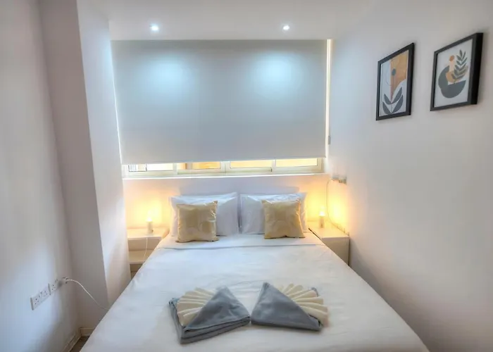 Spacious 4 Bedrooms With Sea View Balcony Goslm-3 Διαμέρισμα *