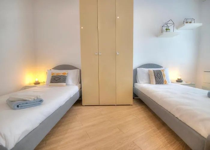 Spacious 4 Bedrooms With Sea View Balcony Goslm-3 Διαμέρισμα *