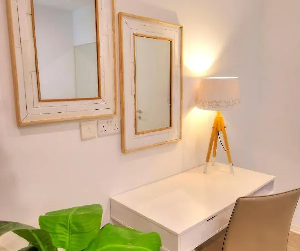 Spacious 4 Bedrooms With Sea View Balcony Goslm-3 Διαμέρισμα *