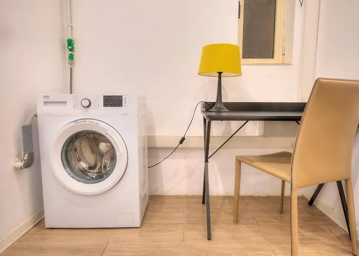 Spacious 4 Bedrooms With Sea View Balcony Goslm-3 *