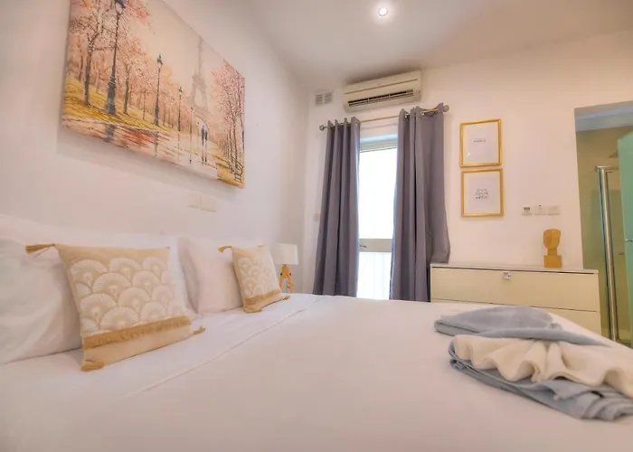 Spacious 4 Bedrooms With Sea View Balcony Goslm-3 Apartment