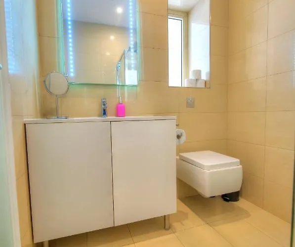 Διαμέρισμα Spacious 4 Bedrooms With Sea View Balcony Goslm-3 *