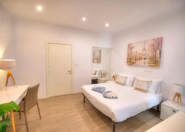 Apartment Spacious 4 Bedrooms With Sea View Balcony Goslm-3 *