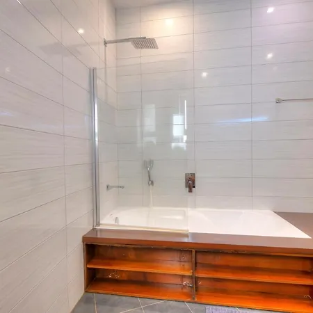 公寓 Spacious 4 Bedrooms With Sea View Balcony Goslm-3