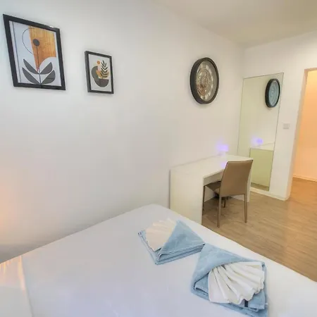 公寓 Spacious 4 Bedrooms With Sea View Balcony Goslm-3